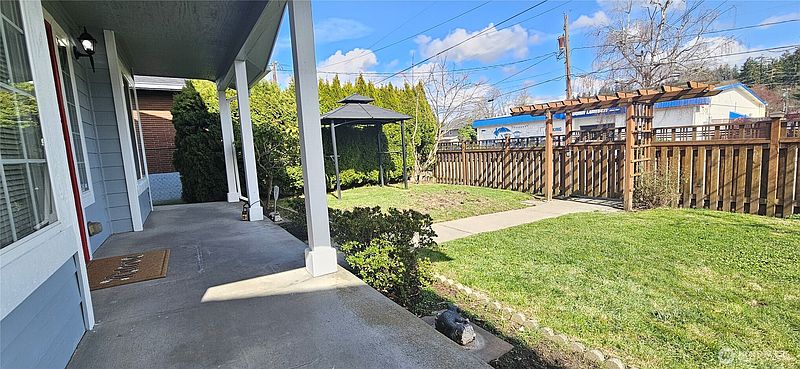 2nd image of 209 Factory Avenue N