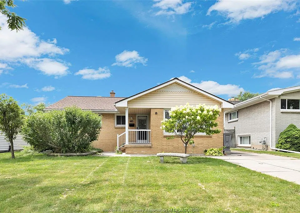 465 Christopher Dr