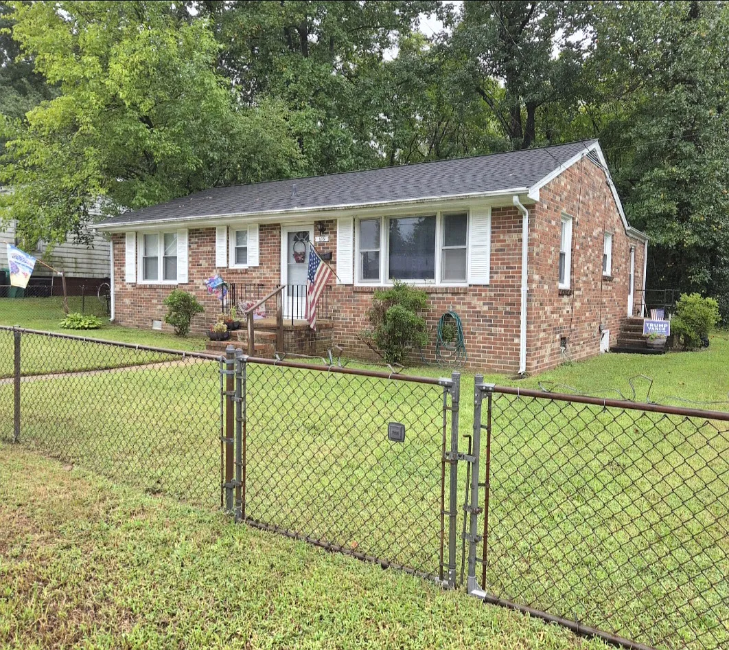 3 bed, 1150 sqft, $1,400 — Photo 1