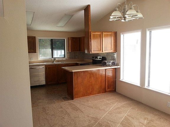 5th image of 1661-1661 Northcrest Dr Space 18
