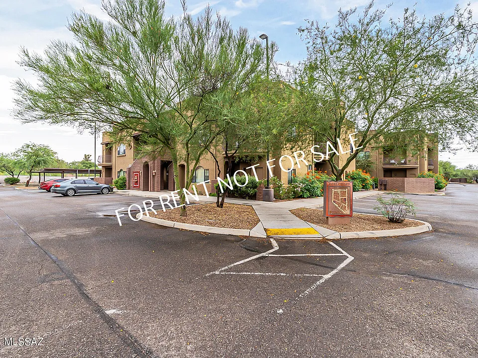 2010 E River Rd #203
