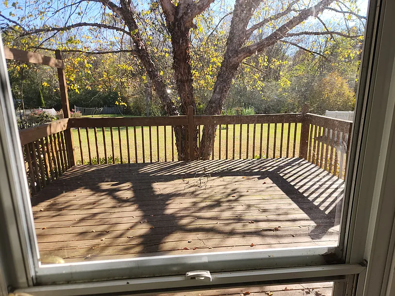 1105 Estate Dr — Photo 14