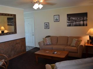 4033 SW 34th St, Topeka, KS 66614