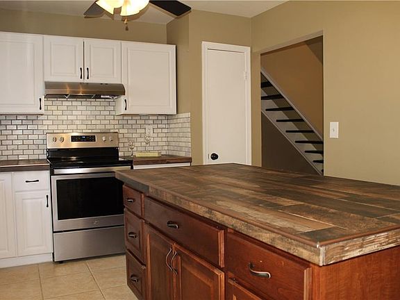 4th image of 1025 Lord Dunmore Dr