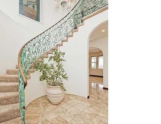 4th image of 2074 Vista Del Mar Dr