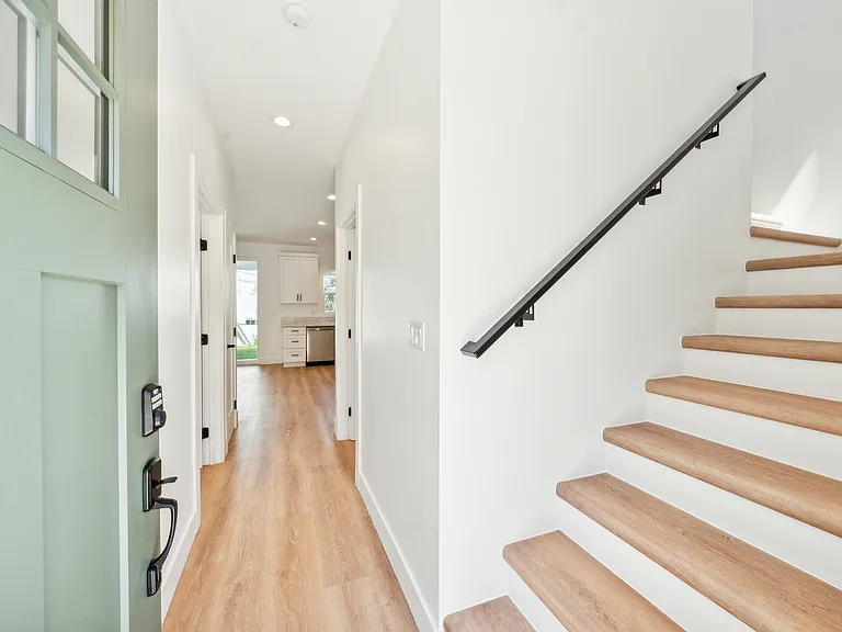 6007 W 85th Pl — Photo 4