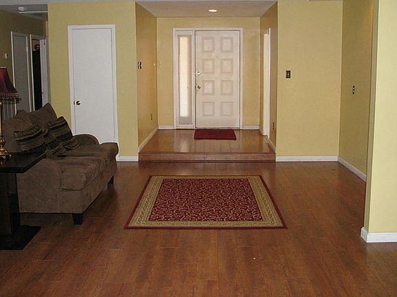 3rd image of 17106 Artwood Ln