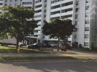 35 Towering Heights Blvd #406, Saint Catharines, ON L2T3G8