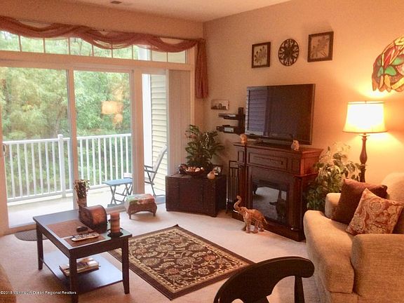 2nd image of 725 Amy Ct