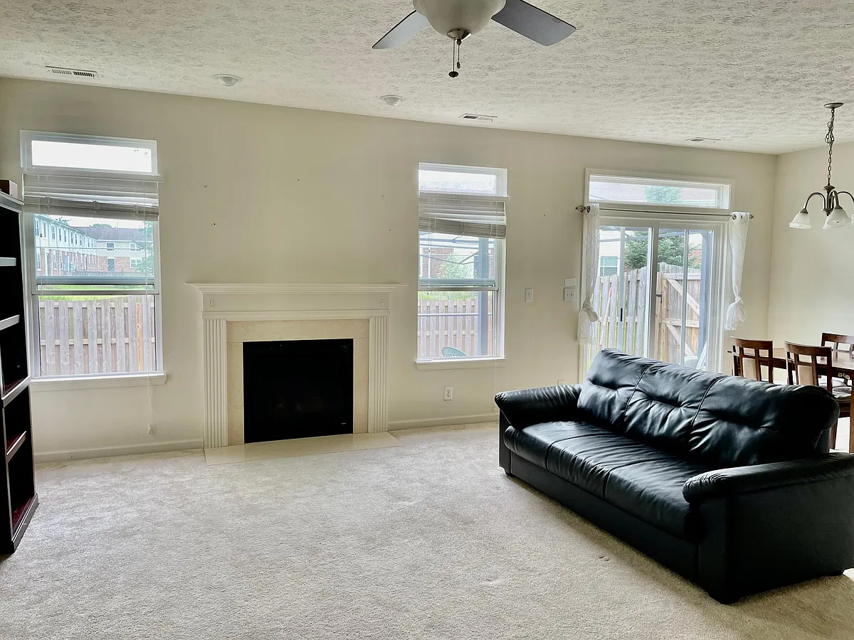 Building Photo - 1053 Onyx St
