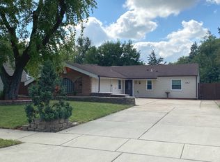 282 Seabury Rd, Bolingbrook, IL 60440