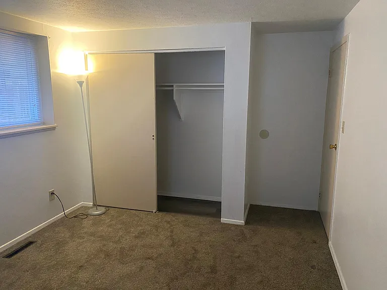 1734 W 28th St #106 — Photo 9