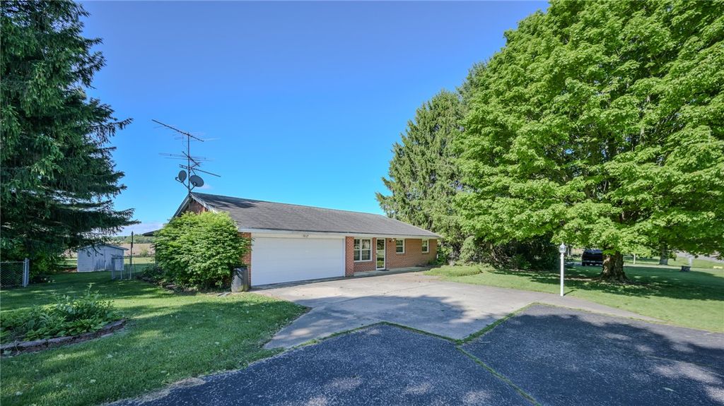 1473 Knight Rd, Urbana, OH - View 2