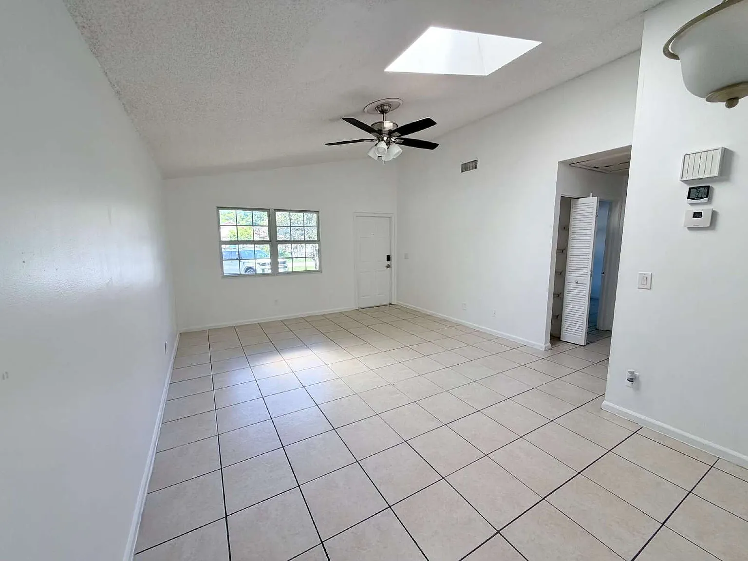 2 bed, 1.0 bath, 900 sqft, $2,100 — Photo 3
