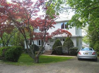 15 Hemlock Rd, Little Falls, NJ 07424