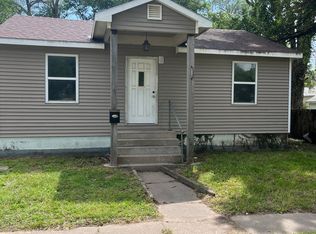 114 Pine St, Halstead, KS 67056