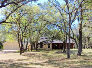 302 Shannon Ridge Dr, Floresville, TX 78114