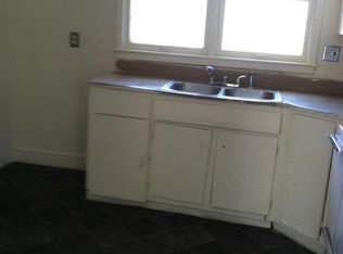 3213 SE Girard St, Topeka, KS 66605
