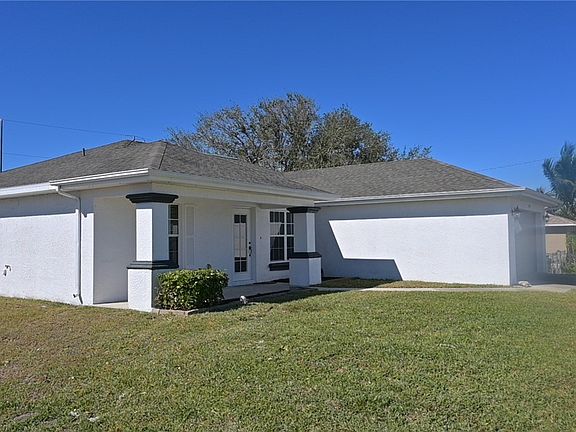 3rd image of 1316 NE 16th Pl