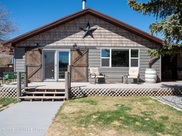 2 Fremont St, Dubois, WY 82513