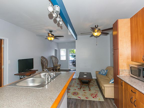 kitchen/living room