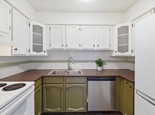 1864 Frances St #304, Vancouver, BC V5L1Z7