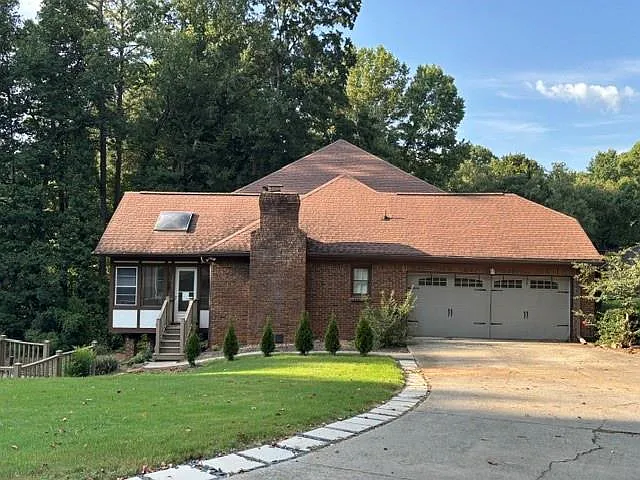 4 bed, 3.5 bath, 3552 sqft, $2,950 — Photo 2