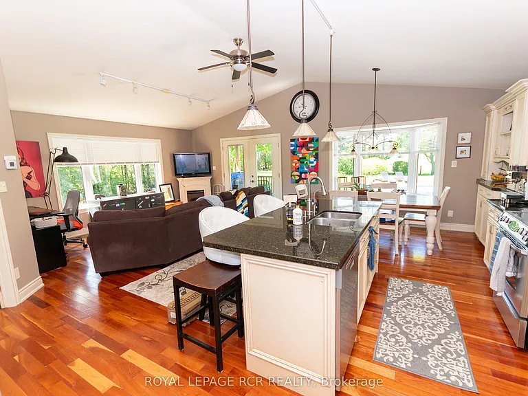 20294 Willoughby Rd — Photo 8