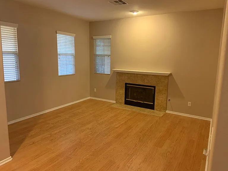 1331 Santa Elisabeth Ave — Photo 7