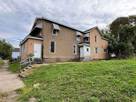 2nd image of 609 E 7th St