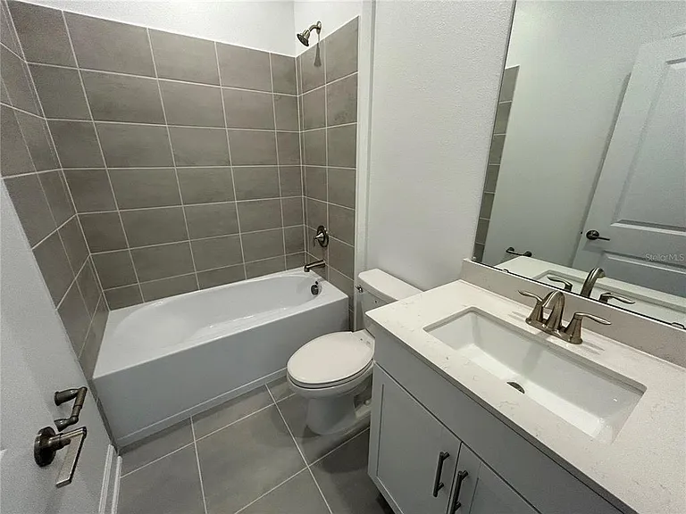 3008 Ella Way — Photo 20