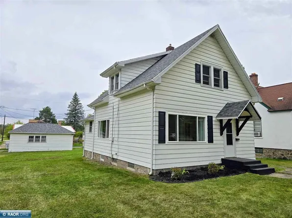 530 7th St NW, Chisholm, MN 55719