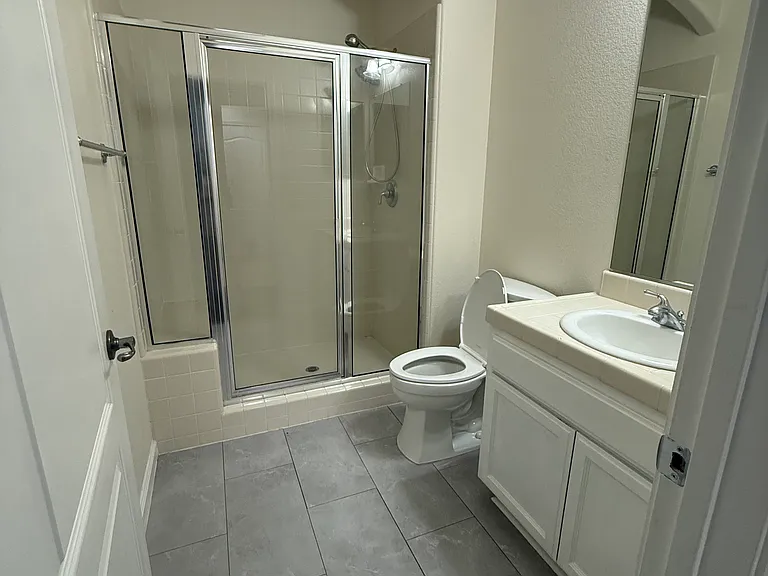 1661 Columbus Rd — Photo 10
