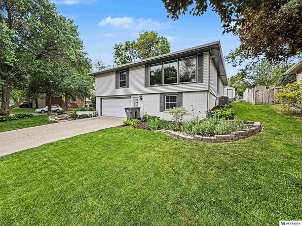 5950 Elkcrest Dr, Lincoln, NE 68516