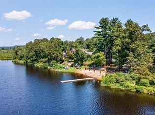 5 Pine Trl, Avon, CT 06001