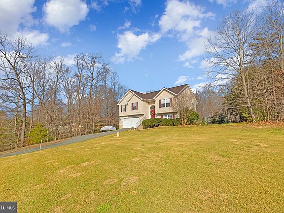 3rd image of 29044 Dandelion Dr