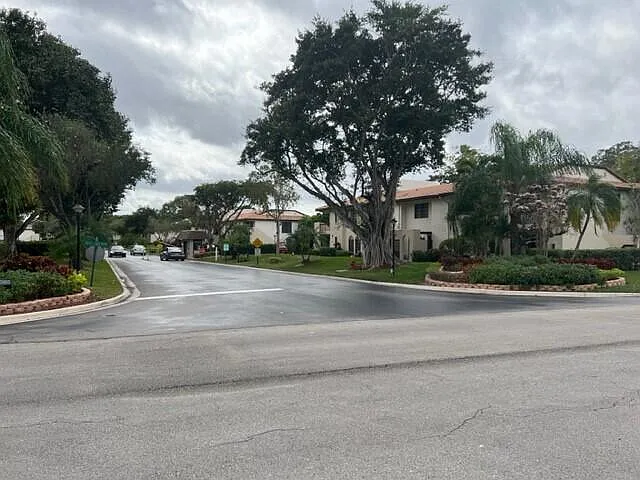 2 bed, 2.0 bath, 1216 sqft, $2,350 — Photo 2