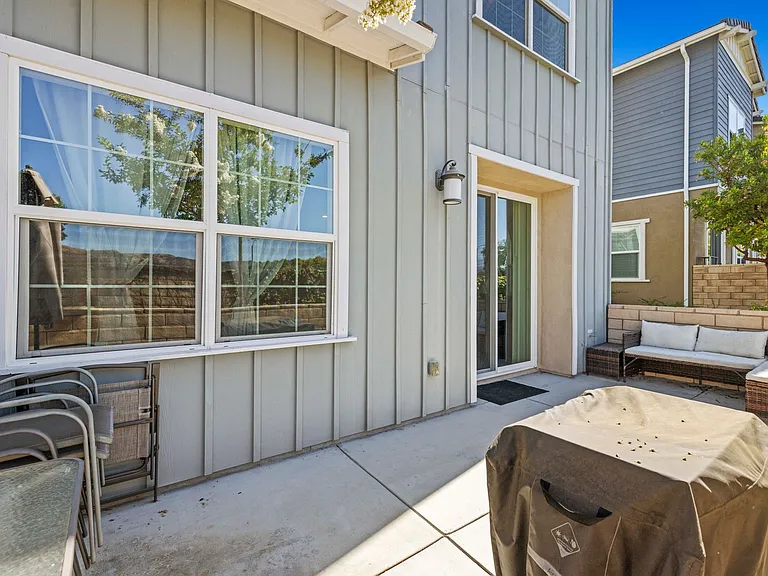 22760 Harmony Dr — Photo 34