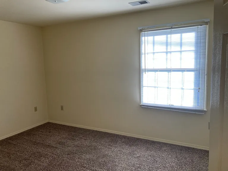 534 Pangborn Blvd #F — Photo 10
