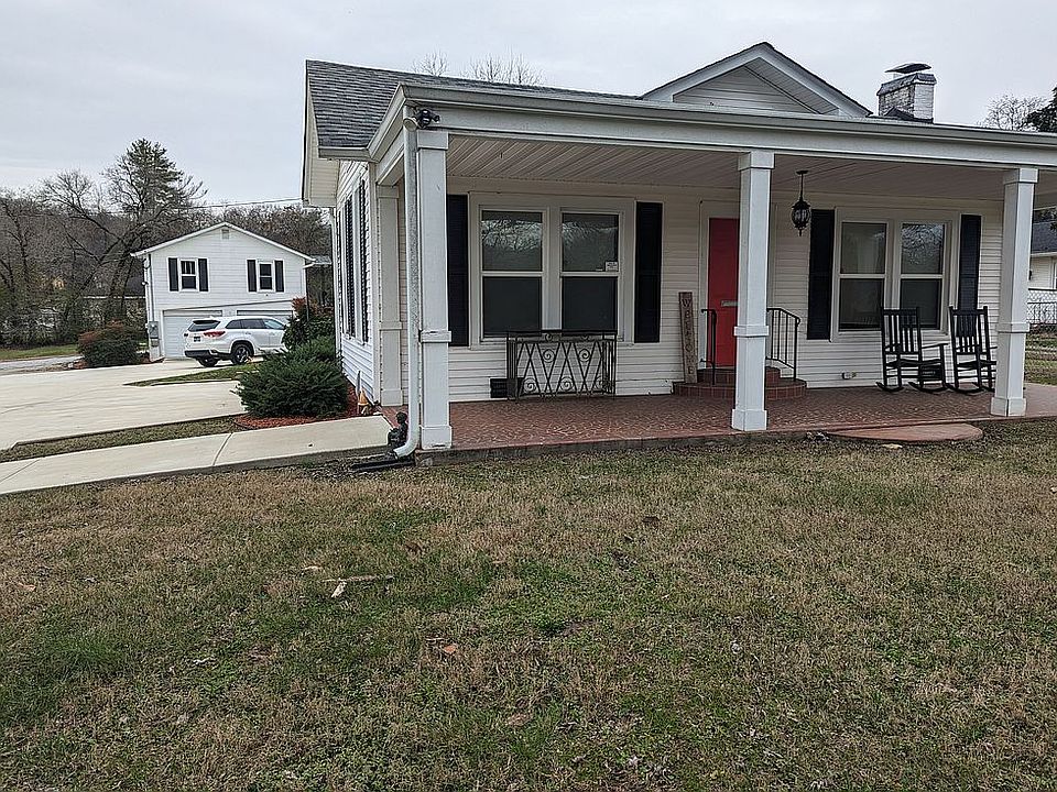 1st image of 108 Baxter St