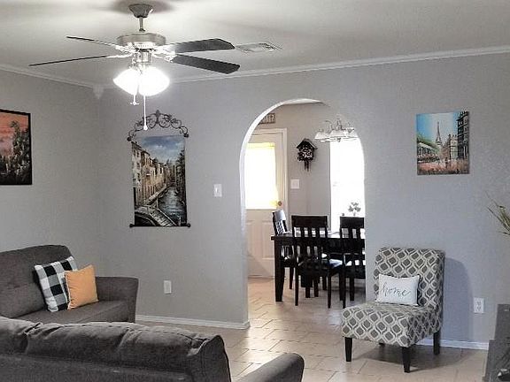 3rd image of 3608 Lakecrest Dr