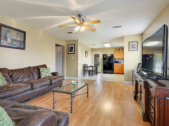 3rd image of 23511 Country Manor Ave