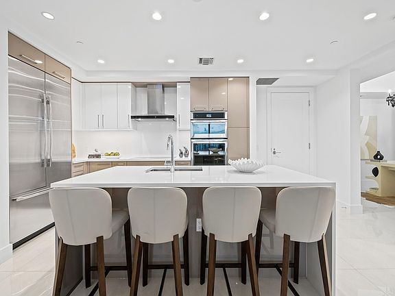 3rd image of 100 E Las Olas Boulevard #1802