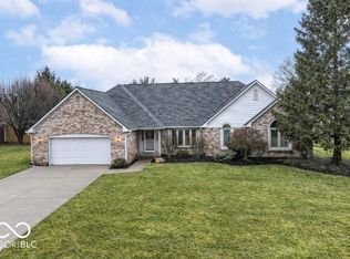 6052 W Broken Arrow Dr, New Palestine, IN