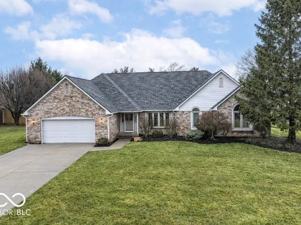 6052 W Broken Arrow Dr, New Palestine, IN 46163