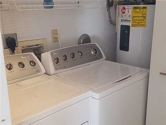 4th image of 2558 NE 190th St