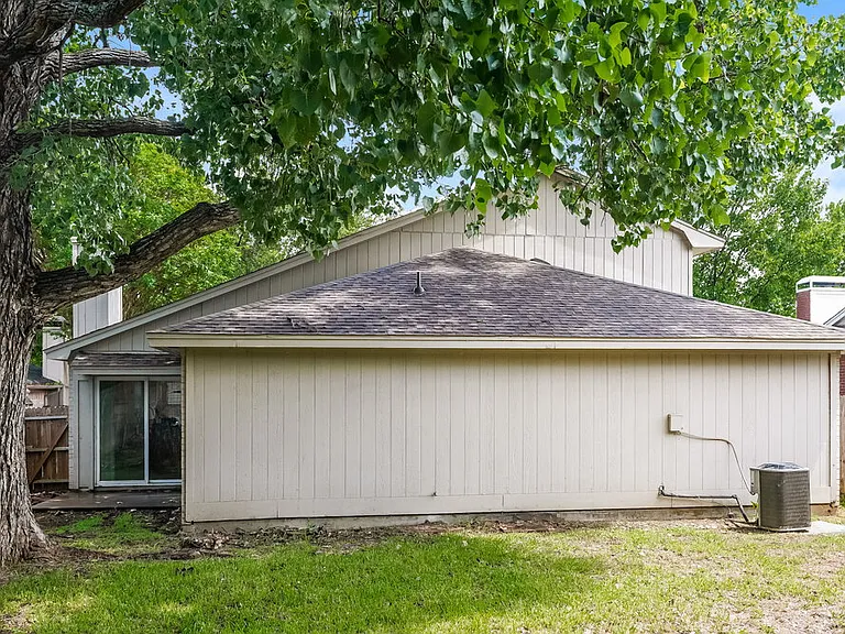 5016 Santa Fe Ct — Photo 17
