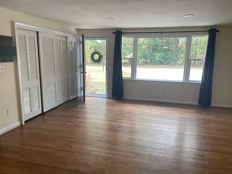 740 Fairway Dr — Photo 3