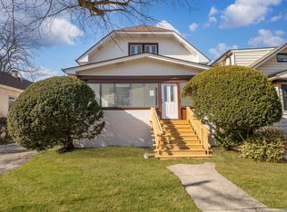 1035 S Ridgeland Ave, Oak Park, IL 60304