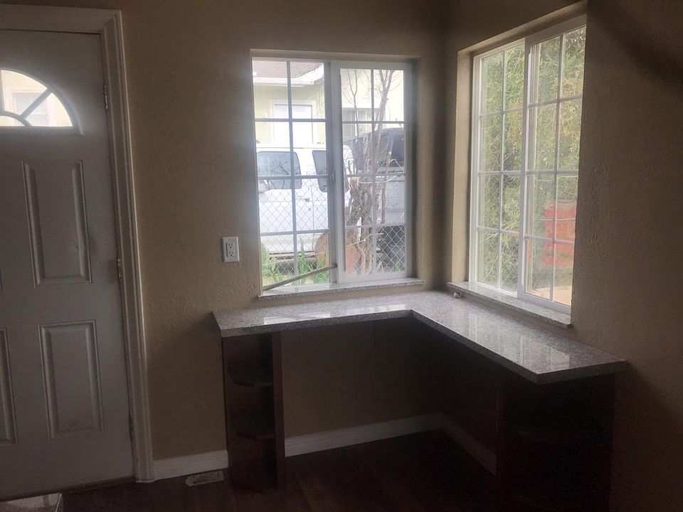 1st image of 117 N Lowell St APT 1